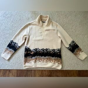 Cozy Cream Pullover Fleece with Mountain Pattern